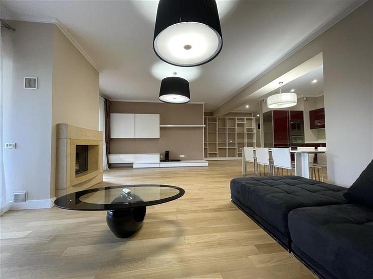 Apartament cu 4 camere decomandat, mobilat în Herăstrău