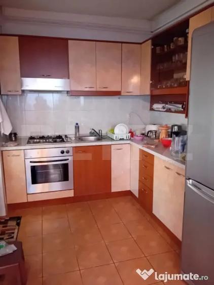 CASA IN CENTRU -REGHIN CU SPATIU COMERCIAL - 8