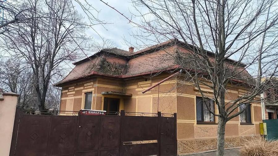 Casă cu Teren 730 Mp în Central