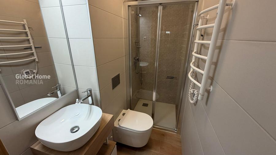 Apartament cu 3 camere decomandat, mobilat în Pajura