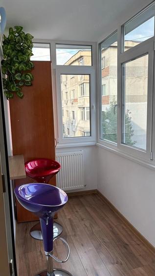 Apartament cu 2 camere decomandat în Micro 20
