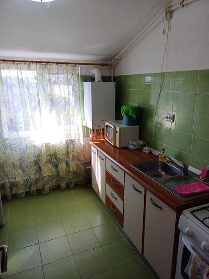 Apartament cu 3 camere decomandat, mobilat în Tomis III
