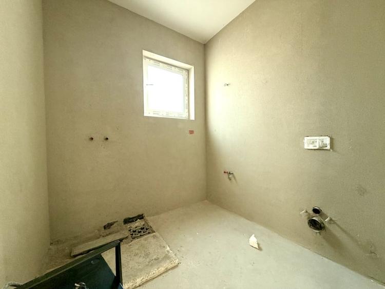 Duplex cu 5 camere cu Canalizare în Dumbrăvița