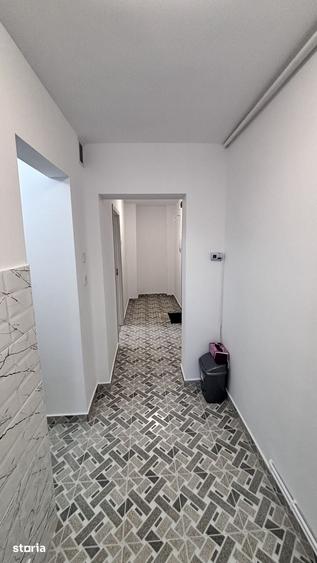 Apartament cu 3 camere decomandat în Exterior Vest