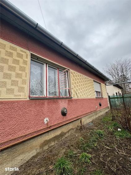 Casă cu 4 camere cu Teren 2000 Mp în Vest