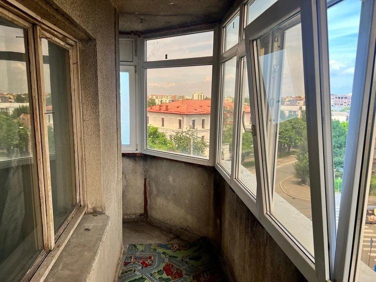 Apartament cu 3 camere decomandat în Valea Rosie