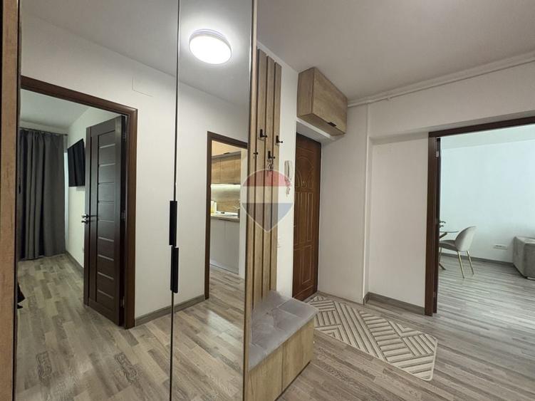 Apartament cu 2 camere decomandat, mobilat în Central