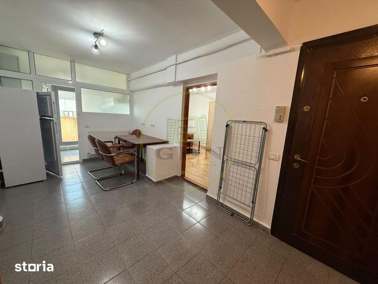 Apartament cu 2 camere decomandat, mobilat în Craiovița Nouă
