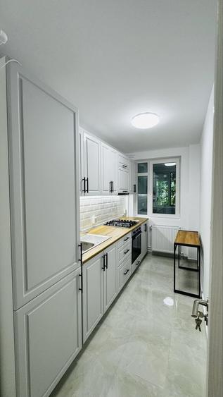 Apartament cu 2 camere decomandat în Podu Roș
