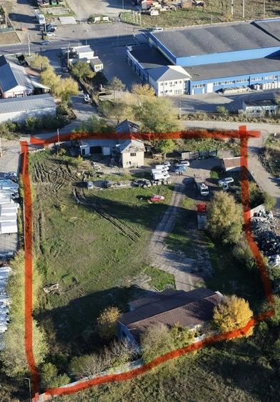 Teren de 8500 mp, în Central