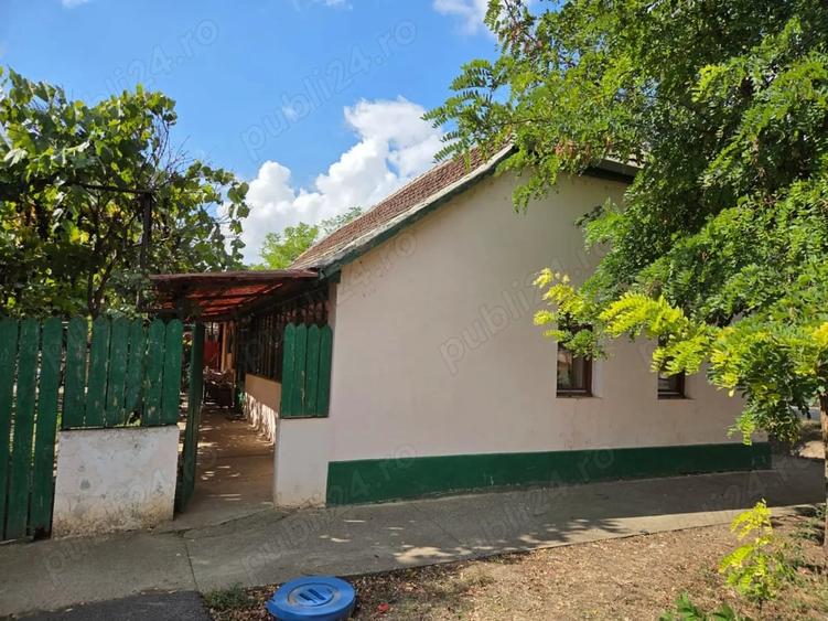 Casă cu 2 camere cu Teren 380 Mp în Tomnatic