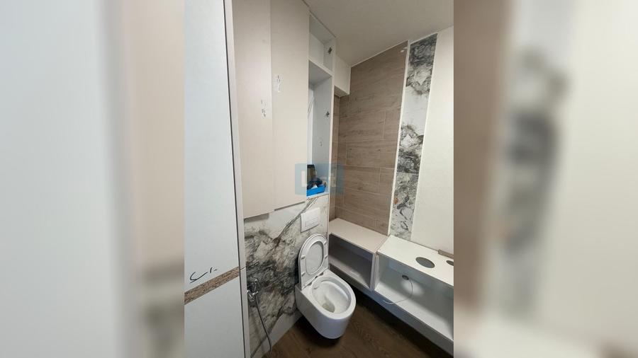Apartament cu 3 camere semidecomandat în Borhanci