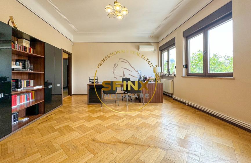 Apartament cu 5 camere decomandat în P-ța Romană