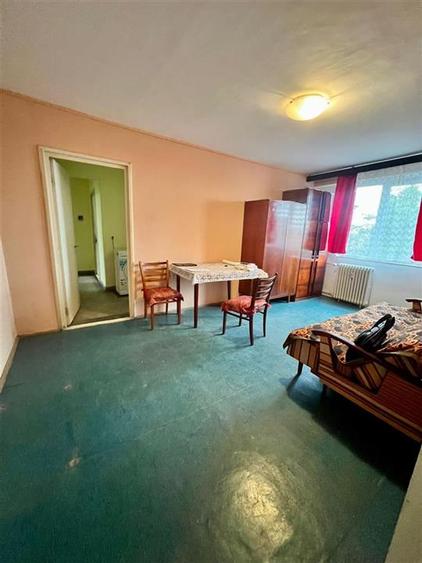 Apartament cu 3 camere semidecomandat în Rogerius
