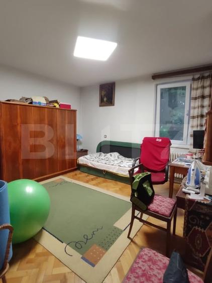 Apartament cu 3 camere decomandat, mobilat în Cornișa