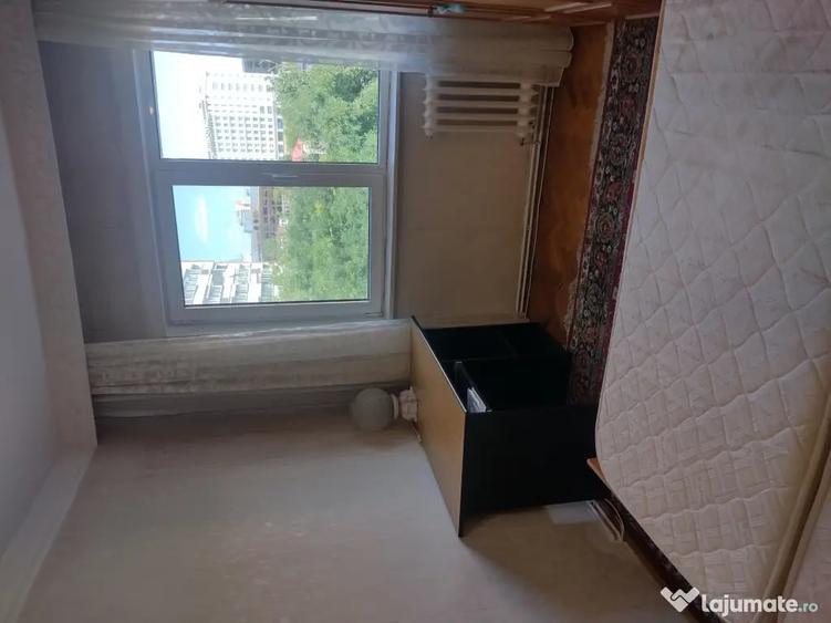 Apartament cu 2 camere decomandat în Podu Roș