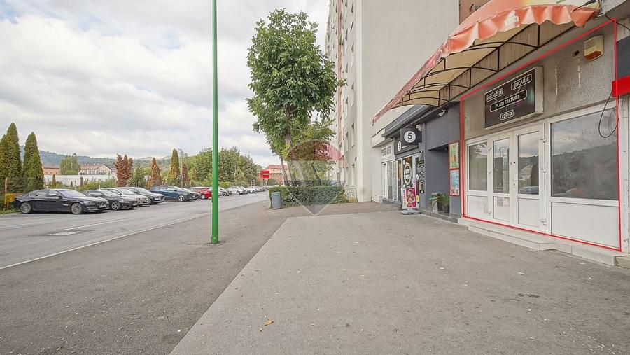 Spațiu comercial, de 80 mp, în Noua