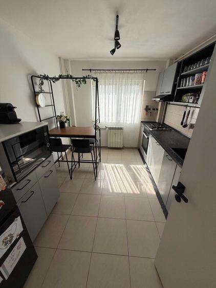 Apartament cu 3 camere decomandat, mobilat în Obor