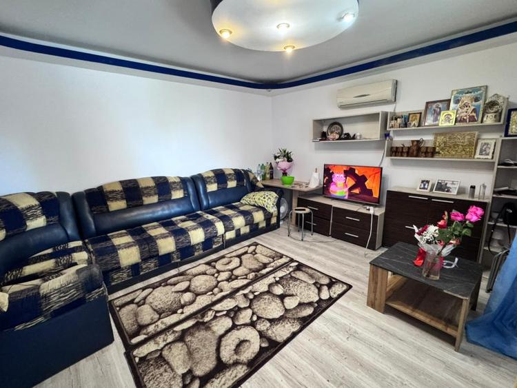 Casă individuală cu 4 camere cu Teren 120 Mp în Central