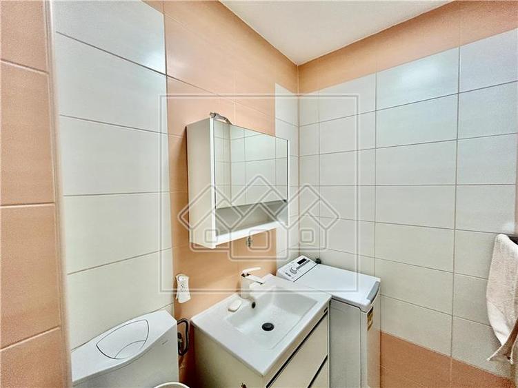 Apartament cu 3 camere decomandat în Terezian