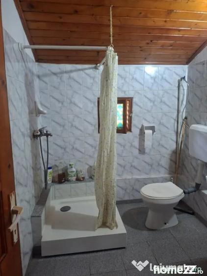 Casă cu 4 camere cu Teren 730 Mp în Izvoarele