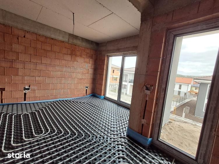 Casă cu 5 camere cu Teren 500 Mp în Chinteni