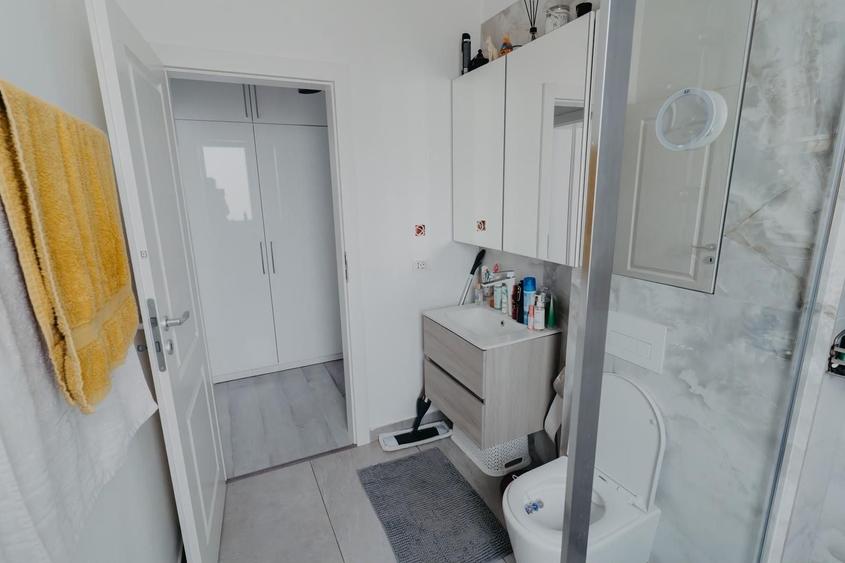 Etaj 1. Decomandat. Mobilat si utilat. Terasa mare - 13
