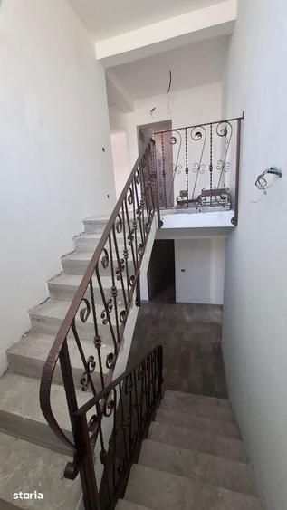 Casă cu 4 camere cu Teren 3960 Mp în Milcovul