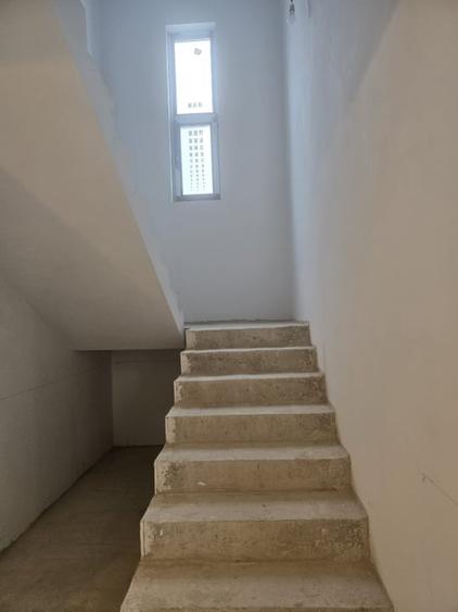 Casă individuală cu 4 camere cu Garaj în Bucov