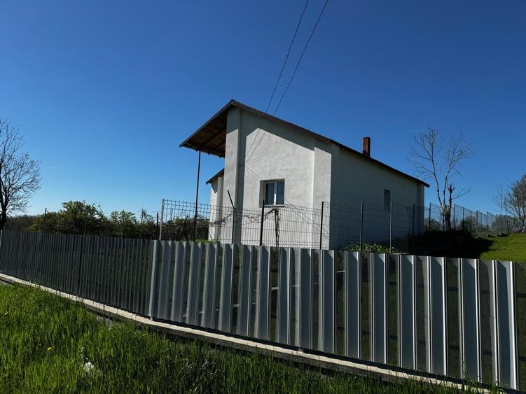 Casă individuală cu 3 camere cu Teren 1000 Mp în Șerbănești (Rociu)
