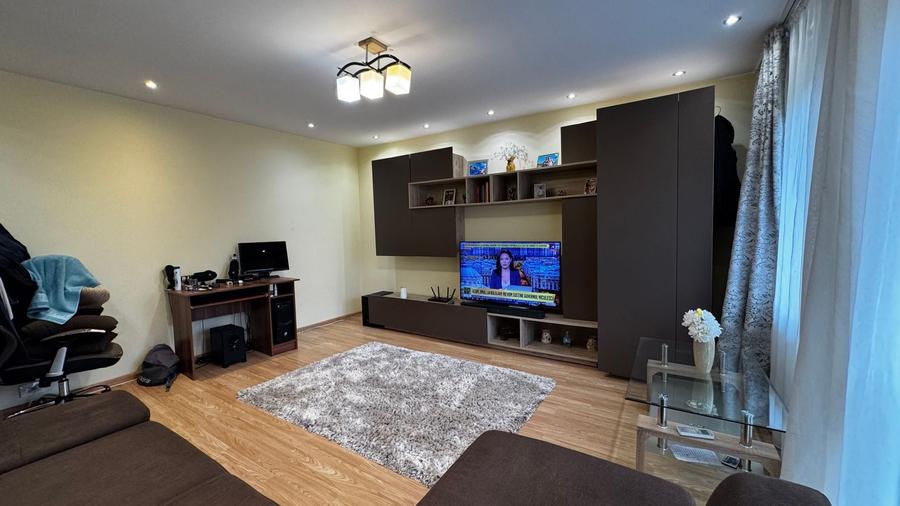 Apartament cu 2 camere decomandat, mobilat în Sălaj