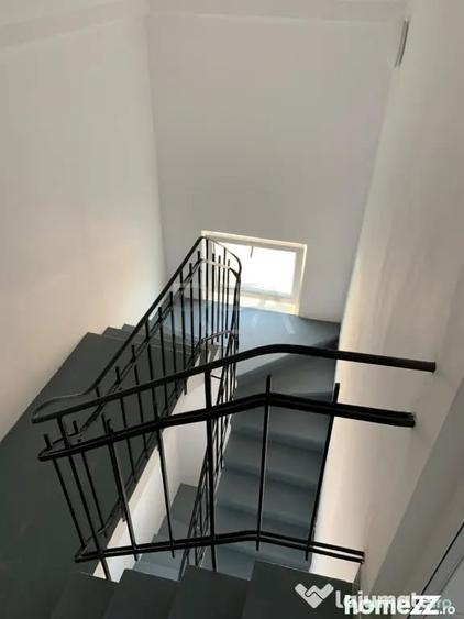 Casă cu 9 camere cu Teren 212 Mp în Eminescu