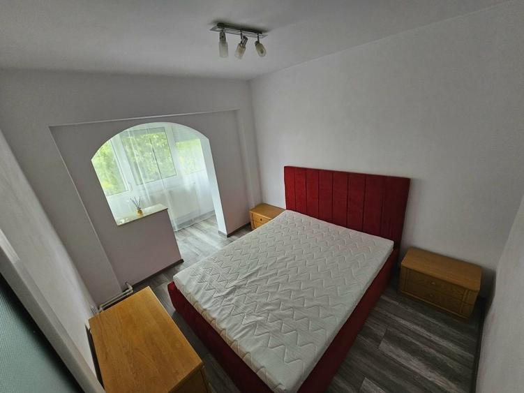 Apartament cu 3 camere decomandat în Vărsătura
