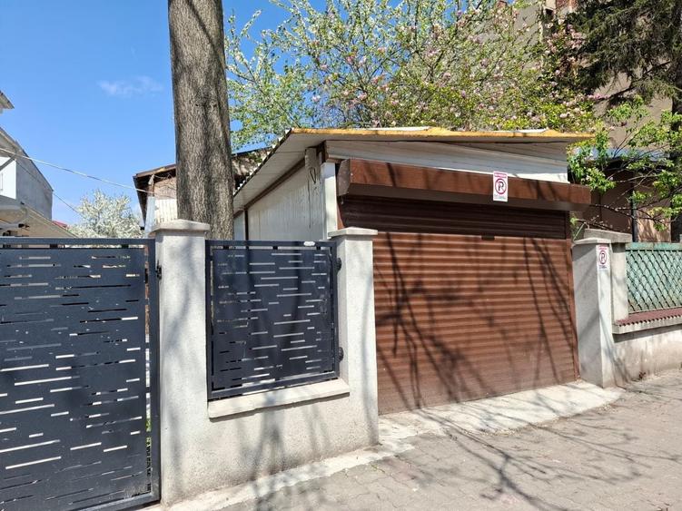 Apartament cu 4 camere în Kiseleff