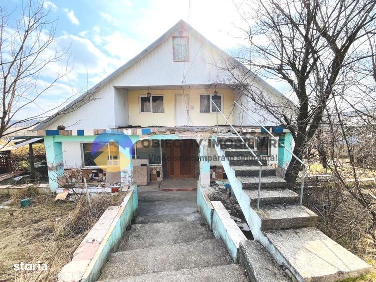 Casă cu 7 camere cu Teren 5958 Mp în Dobreni