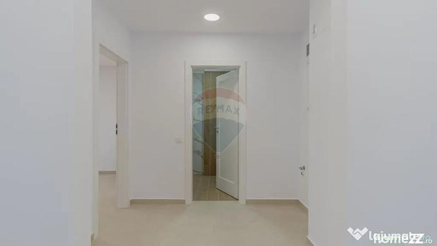 Apartament cu 9 camere decomandat în Astra
