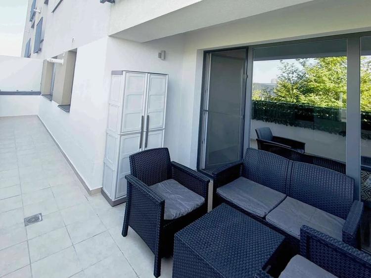 Apartament cu 2 camere decomandat în Tei