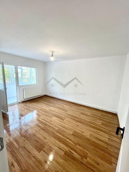 Apartament 4 Camere Decomandat - 1