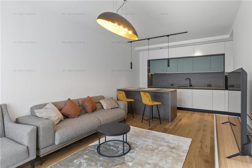 Apartament cu 3 camere decomandat, mobilat în Central