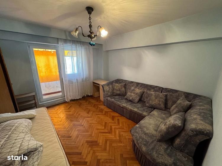 Apartament cu 3 camere decomandat în Carpați 2