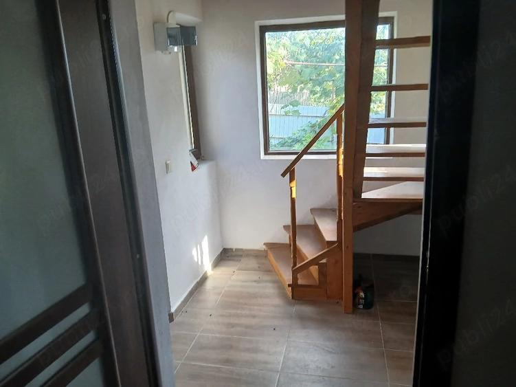 Casă cu 2 camere cu Teren 2500 Mp în Brițcani