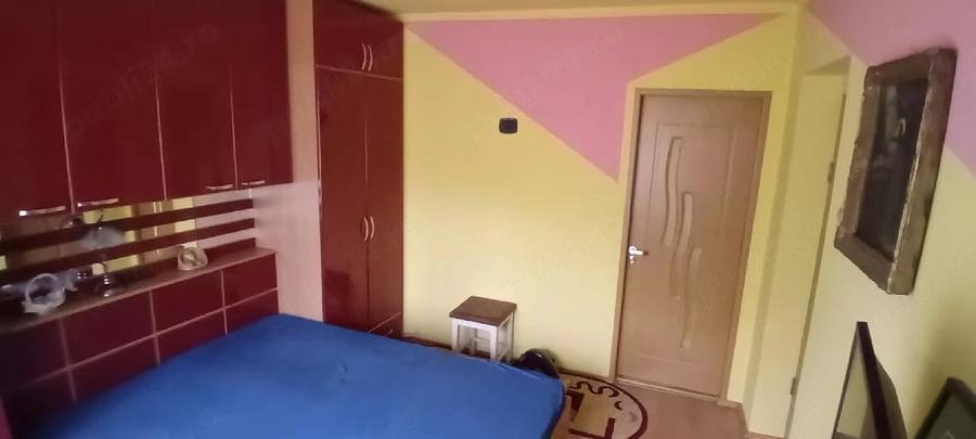 Apartament cu 2 camere decomandat în Petros