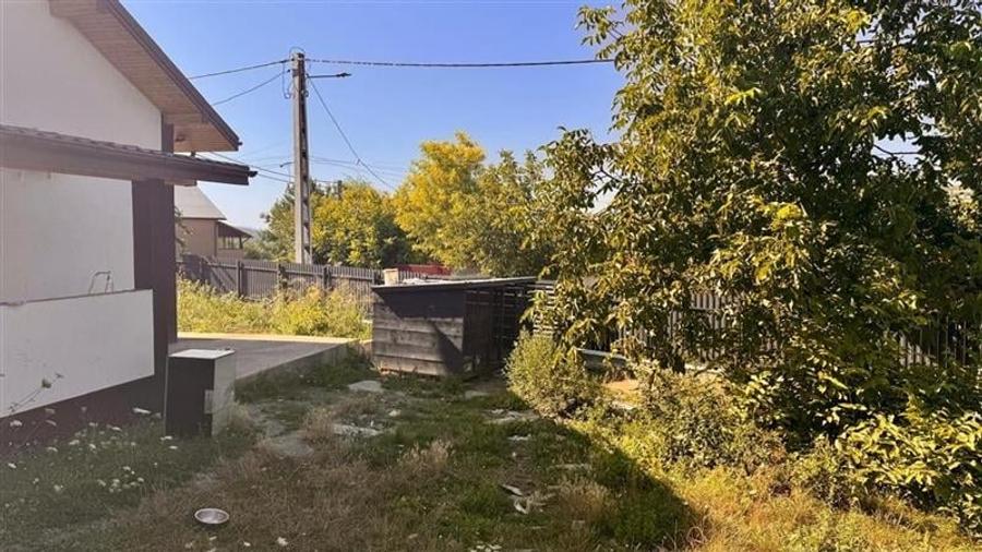 Casă individuală cu 2 camere cu Canalizare în Dorobanț