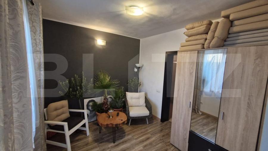 Casă individuală cu 7 camere cu Canalizare în Cetate
