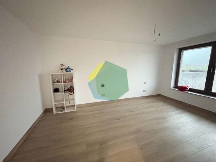 Duplex cu 5 camere cu Garaj în Jilava