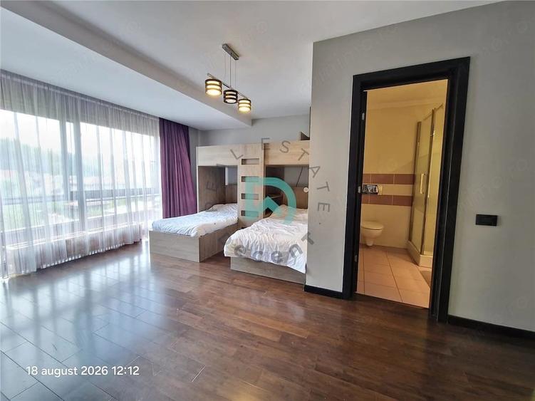 Casă cu 7 camere cu Teren 1000 Mp în Central