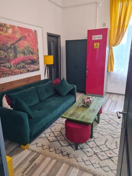Apartament cu 2 camere decomandat în Titan