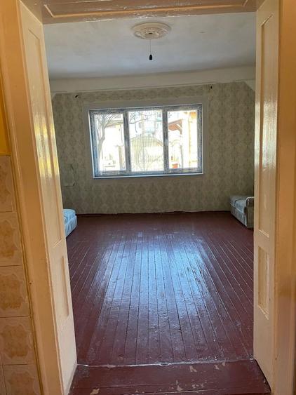 Casă cu 2 camere cu Teren 430 Mp în Semicentral