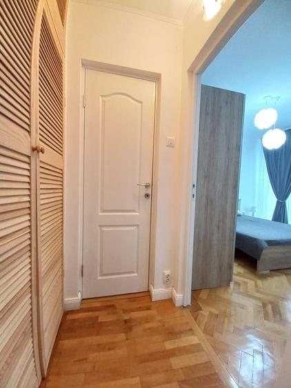 Apartament semidecomandat în Mihai Bravu