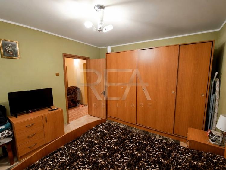 4 camere | Titan | Decomandat | 1974 anvelopat - 2